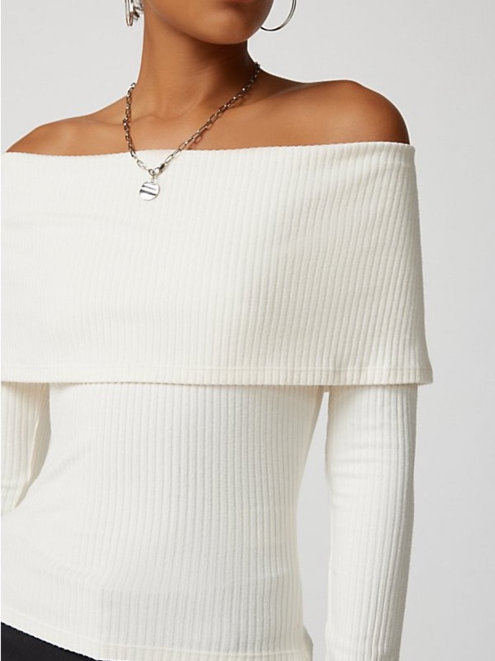 Urban Outfitters Off-the-Shoulder Ribbed Sweater in Cream